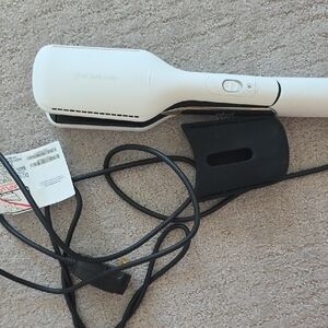 ghd Dusty White Hair Styler with Black Details